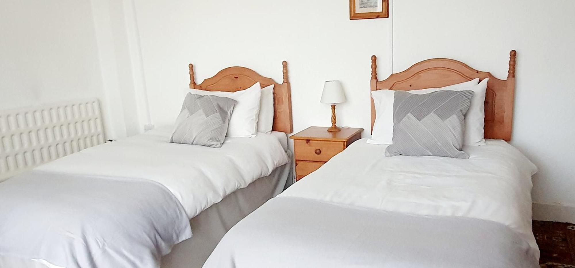 Court Apartment *